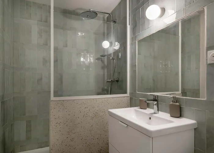 A 220m De La Plage, Avec Terrasse Pour 3 *