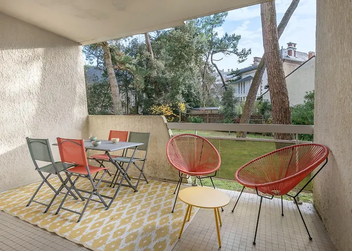 A 220m De La Plage, Avec Terrasse Pour 3