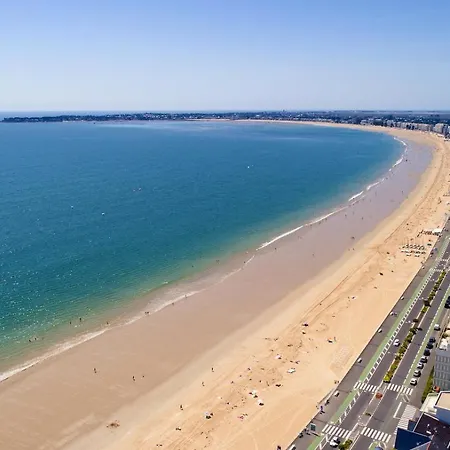 A 220m De La Plage, Avec Terrasse Pour 3 *
