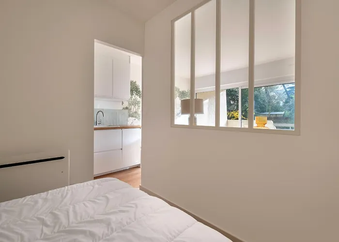 Apartment A 220m De La Plage, Avec Terrasse Pour 3 *